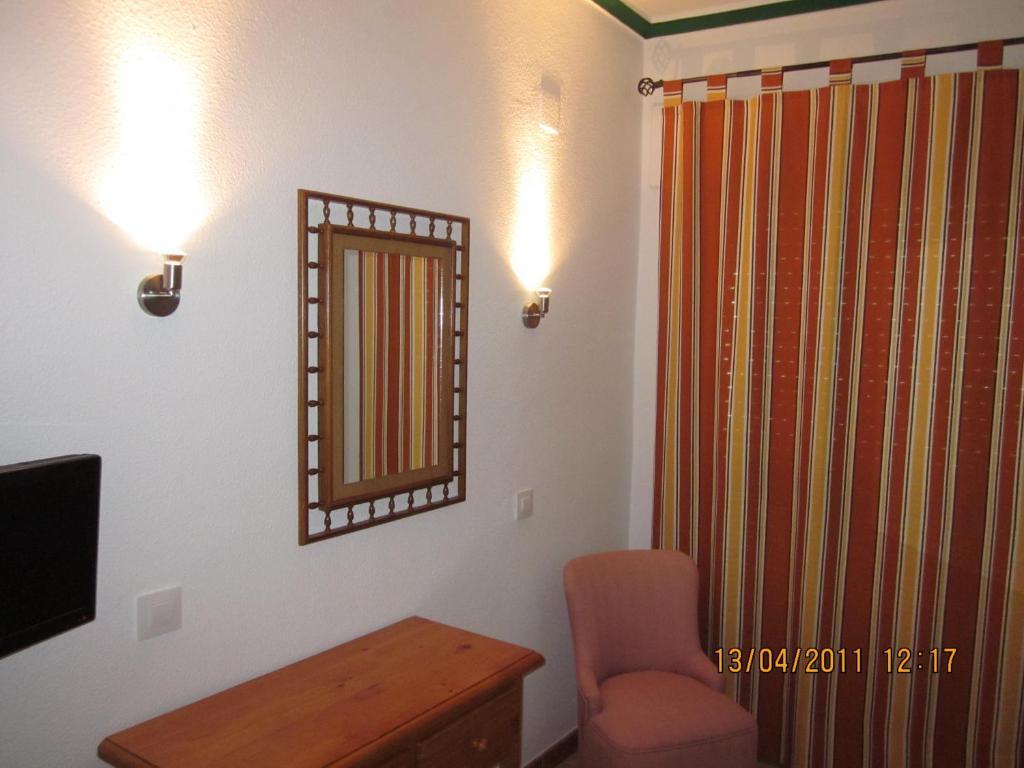 Hotel San Vicente - Centro Playa Conil De La Frontera Ruang foto